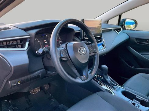 Used 2025 Toyota Corolla LE FWD image 18