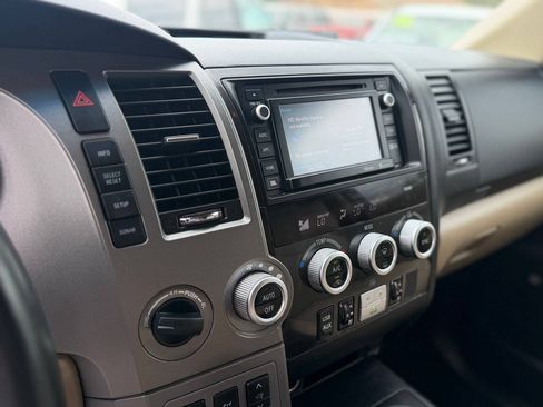 Used 2015 Toyota Sequoia Platinum AWD/4WD image 86