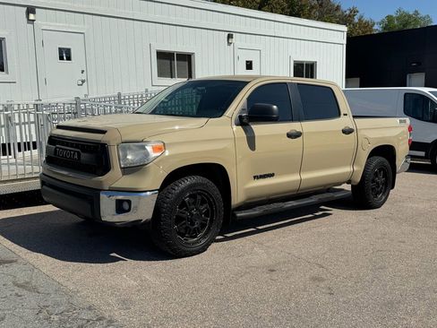 Used 2017 Toyota Tundra SR5 RWD image 2