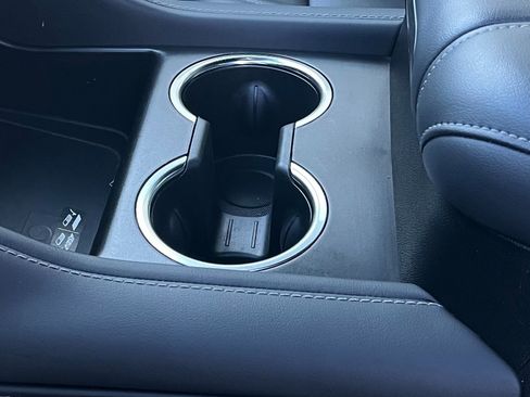 Used 2024 Chevrolet Suburban LT image 27