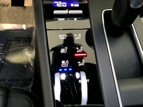 Used 2025 Porsche Macan image 37