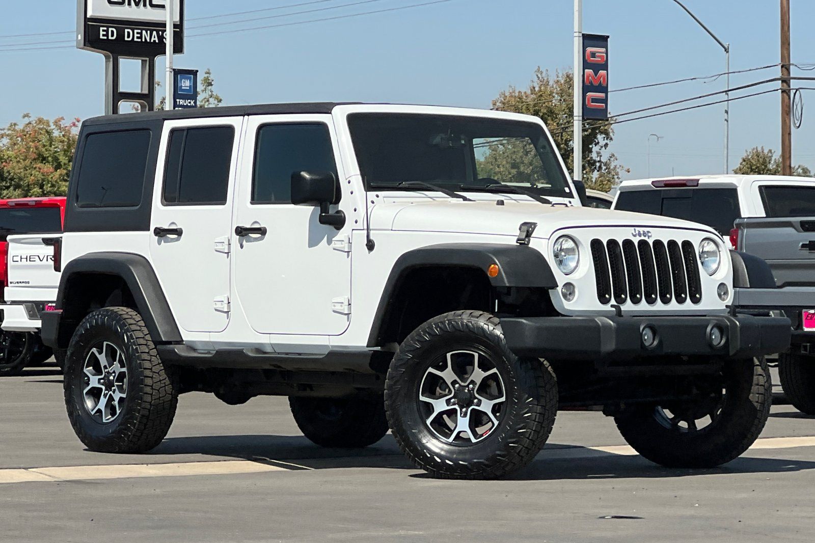 Used 2018 Jeep Wrangler Unlimited Sport S AWD/4WD image 2