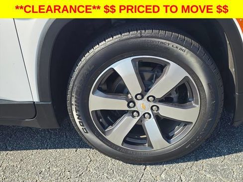 Certified 2023 Chevrolet Traverse LT w/ LT Premium Package AWD/4WD image 35