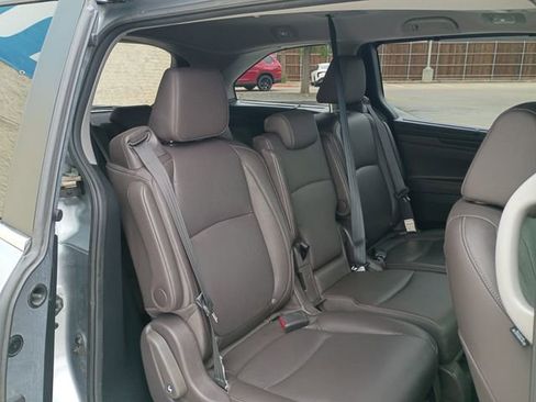 Used 2023 Honda Odyssey Touring image 11