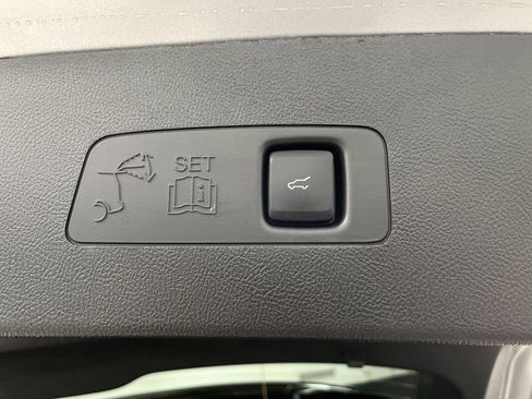 Used 2024 Lincoln Corsair AWD image 16