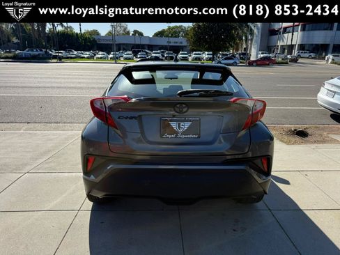 Used 2020 Toyota C-HR XLE FWD image 6