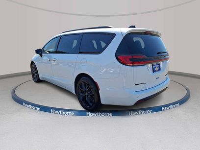 Used 2025 Chrysler Pacifica Limited
