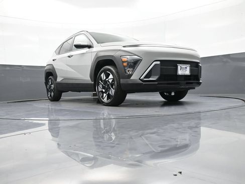 Certified 2025 Hyundai Kona SEL AWD/4WD image 27