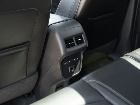 Used 2020 Chevrolet Equinox Premier FWD image 24