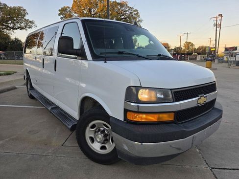 Used 2018 Chevrolet Express 3500 LT w/ LT Preferred Equipment Group RWD image 18