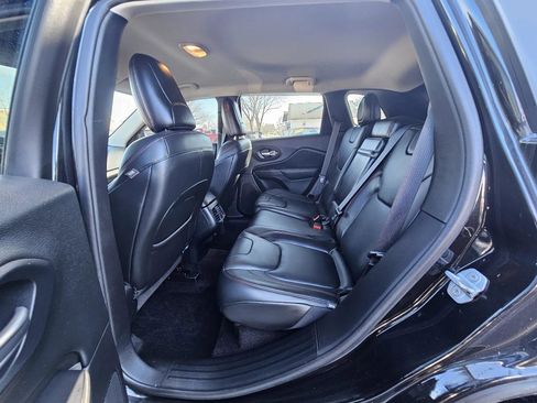 Used 2016 Jeep Cherokee Trailhawk w/ Comfort/Convenience Group image 19