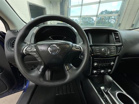 Used 2020 Nissan Pathfinder S FWD image 14