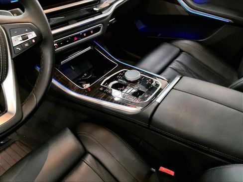 Used 2025 BMW X5 xDrive50e w/ Premium Package image 19