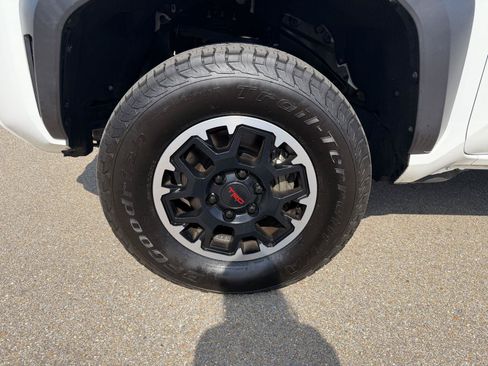 Used 2024 Toyota Tacoma TRD Off-Road AWD/4WD image 25