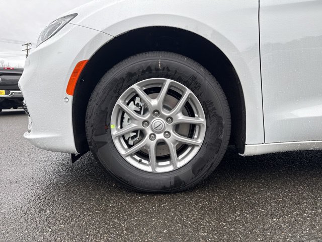 New 2026 Chrysler Pacifica Select FWD image 9