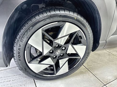 Used 2024 Hyundai Kona Limited FWD image 19