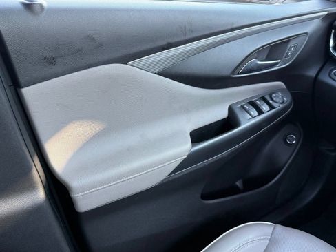 Used 2025 Buick Envista Avenir FWD image 35
