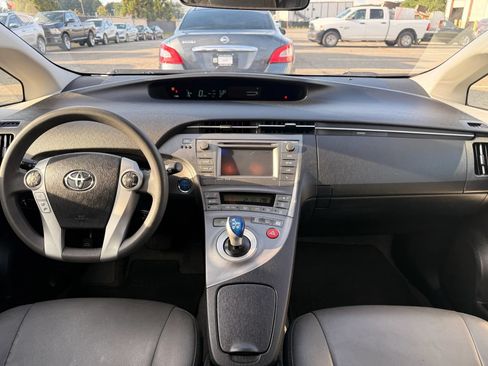 Used 2014 Toyota Prius Three FWD image 3