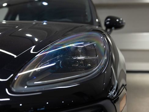 Certified 2025 Porsche Macan S AWD/4WD image 13