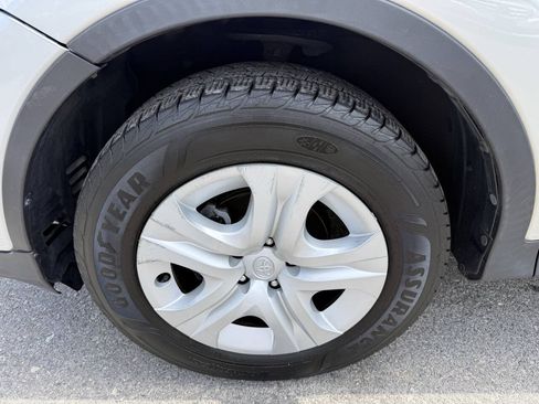Used 2015 Toyota RAV4 LE FWD image 26