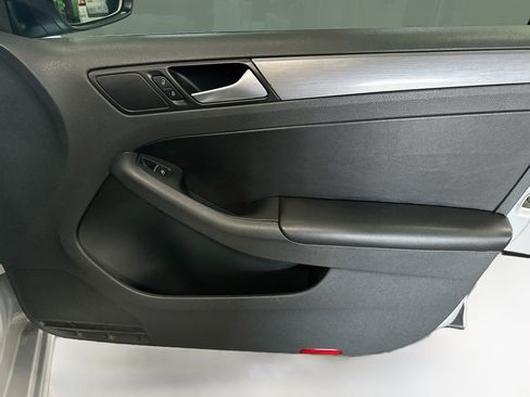 Used 2014 Volkswagen Jetta TDI FWD image 31