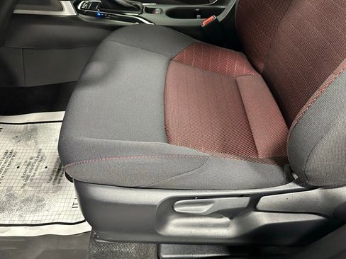 Used 2025 Toyota Corolla Cross AWD Hybrid image 13