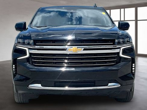 Used 2024 Chevrolet Suburban LT AWD/4WD image 2
