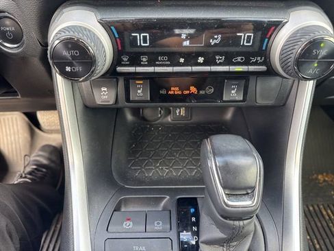 Used 2023 Toyota RAV4 SE w/ Convenience Package AWD/4WD image 14