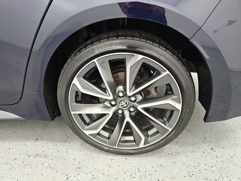 Used 2021 Toyota Corolla SE w/ SE Premium Package FWD image 11