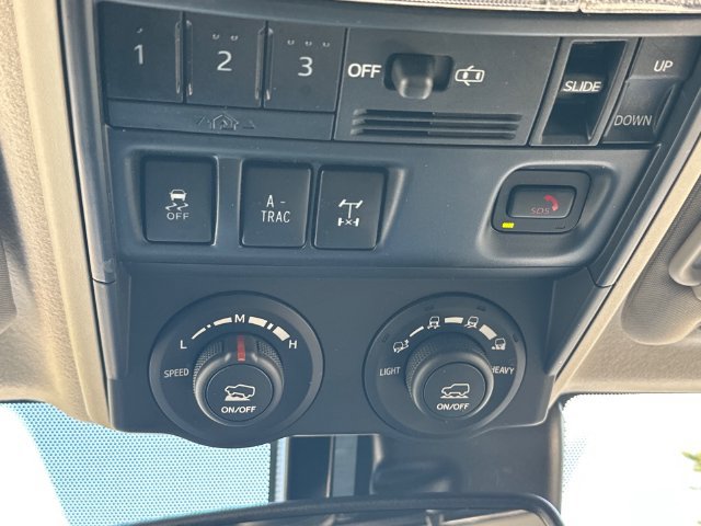 Used 2023 Toyota 4Runner TRD Off-Road Premium w/ Moonroof Package AWD/4WD image 30