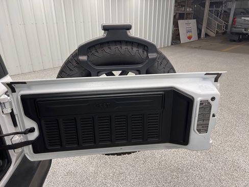 Used 2024 Jeep Wrangler Sport S image 13