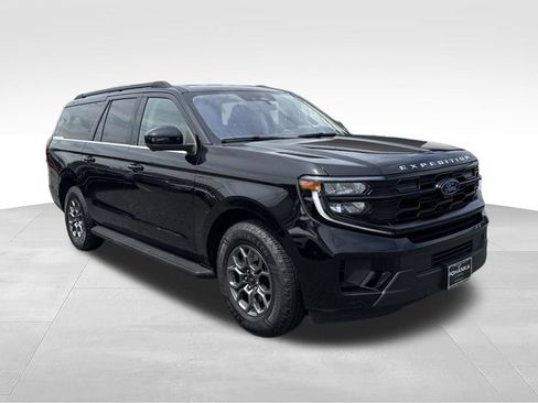 Used 2025 Ford Expedition Max Active AWD/4WD image 3