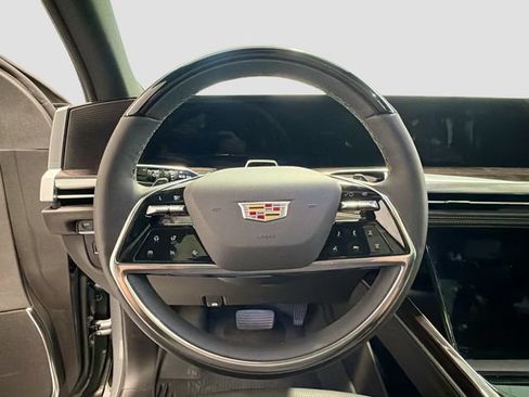 New 2026 Cadillac Escalade ESV Luxury w/ LPO, Floor Liner Package AWD/4WD image 10