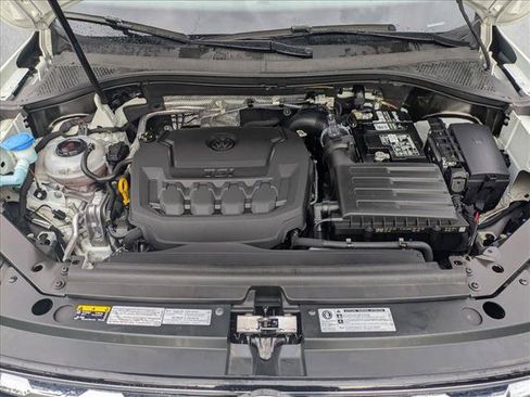 Used 2020 Volkswagen Tiguan SE w/ 3rd Row Seat Package AWD/4WD image 21