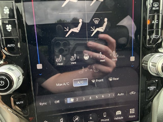 New 2026 RAM 1500 Laramie AWD/4WD image 22