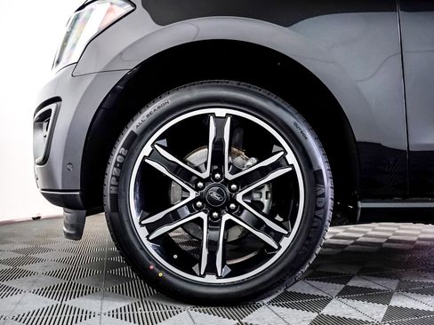 Used 2021 Ford Expedition Limited image 6