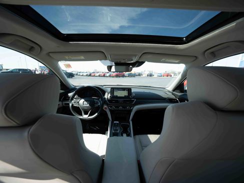 Used 2022 Honda Accord Touring image 19