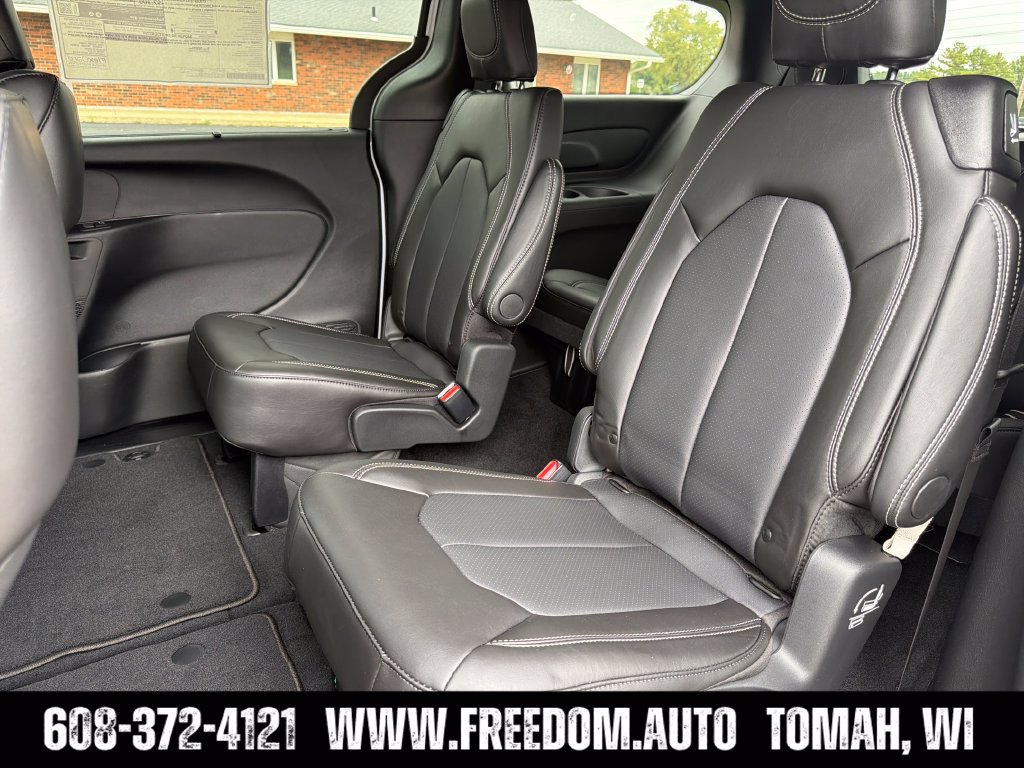 New 2027 Chrysler Pacifica Select AWD/4WD image 27