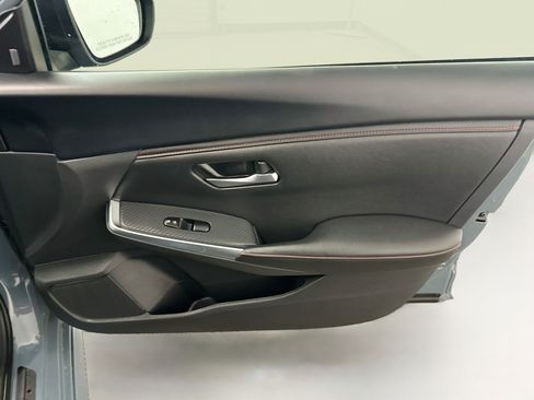 Used 2025 Nissan Sentra SR FWD image 31