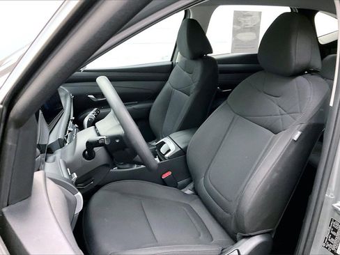 Certified 2025 Hyundai Tucson SE image 17