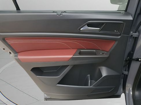 Used 2023 Volkswagen Atlas Cross Sport SEL Premium R-Line image 17