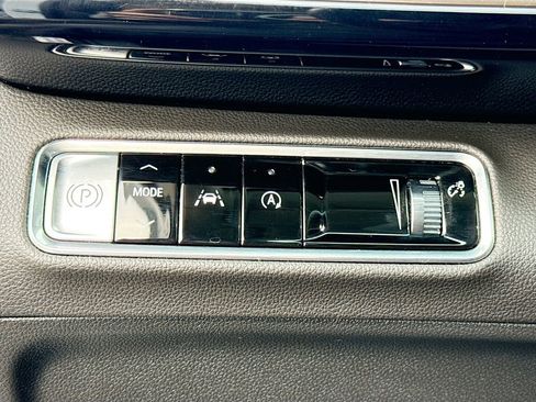 Used 2024 Buick Envision Avenir image 13