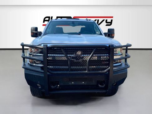 Used 2017 Chevrolet Silverado 2500 LT AWD/4WD image 2