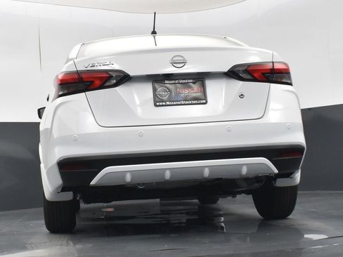 Used 2025 Nissan Versa S w/ Lighting Package image 37