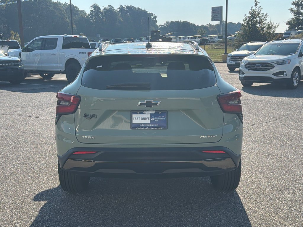 Used 2025 Chevrolet Trax ACTIV w/ Sunroof Package FWD image 6