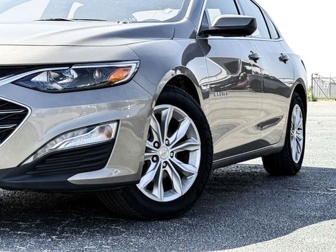 Used 2024 Chevrolet Malibu LT FWD image 2