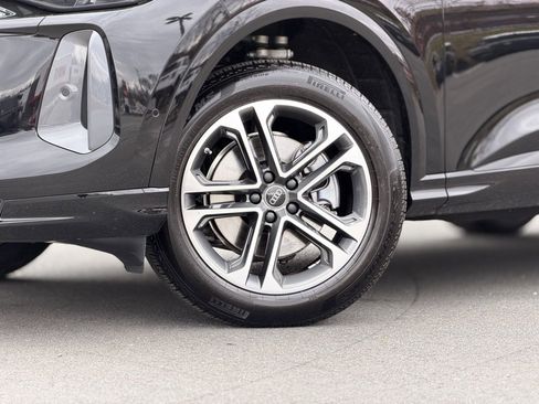 Certified 2025 Audi Q5 2.0T Premium w/ Convenience Package image 2