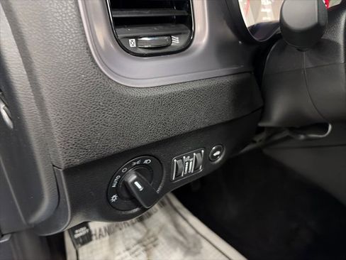 Used 2023 Dodge Charger SXT w/ Blacktop Package image 15