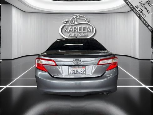 Used 2014 Toyota Camry SE w/ Moonroof Package FWD image 6