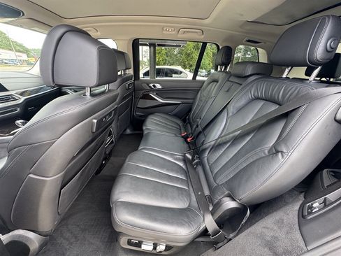 Used 2019 BMW X7 xDrive40i w/ Premium Package AWD/4WD image 12